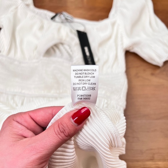 NWT Nicolette Plisse Romper - Picture 12 of 13